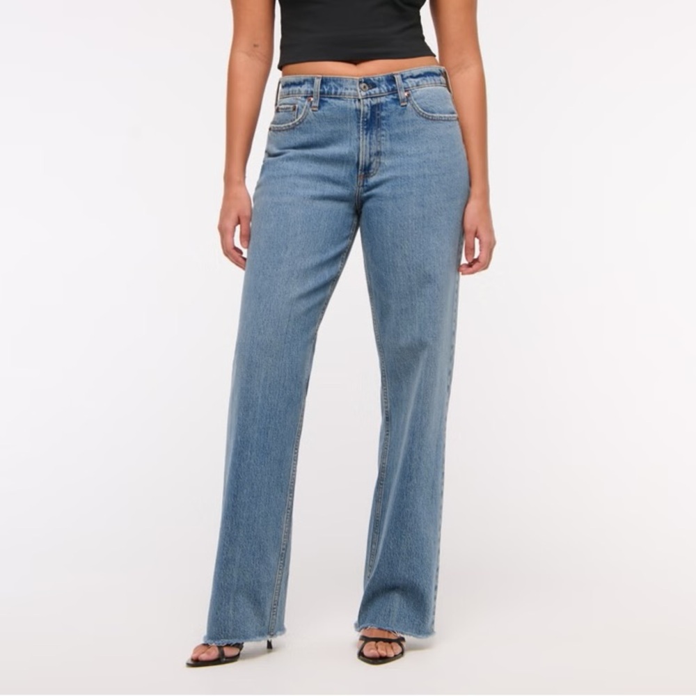 A&F | NWT Curve Love Low Rise Baggy Jean